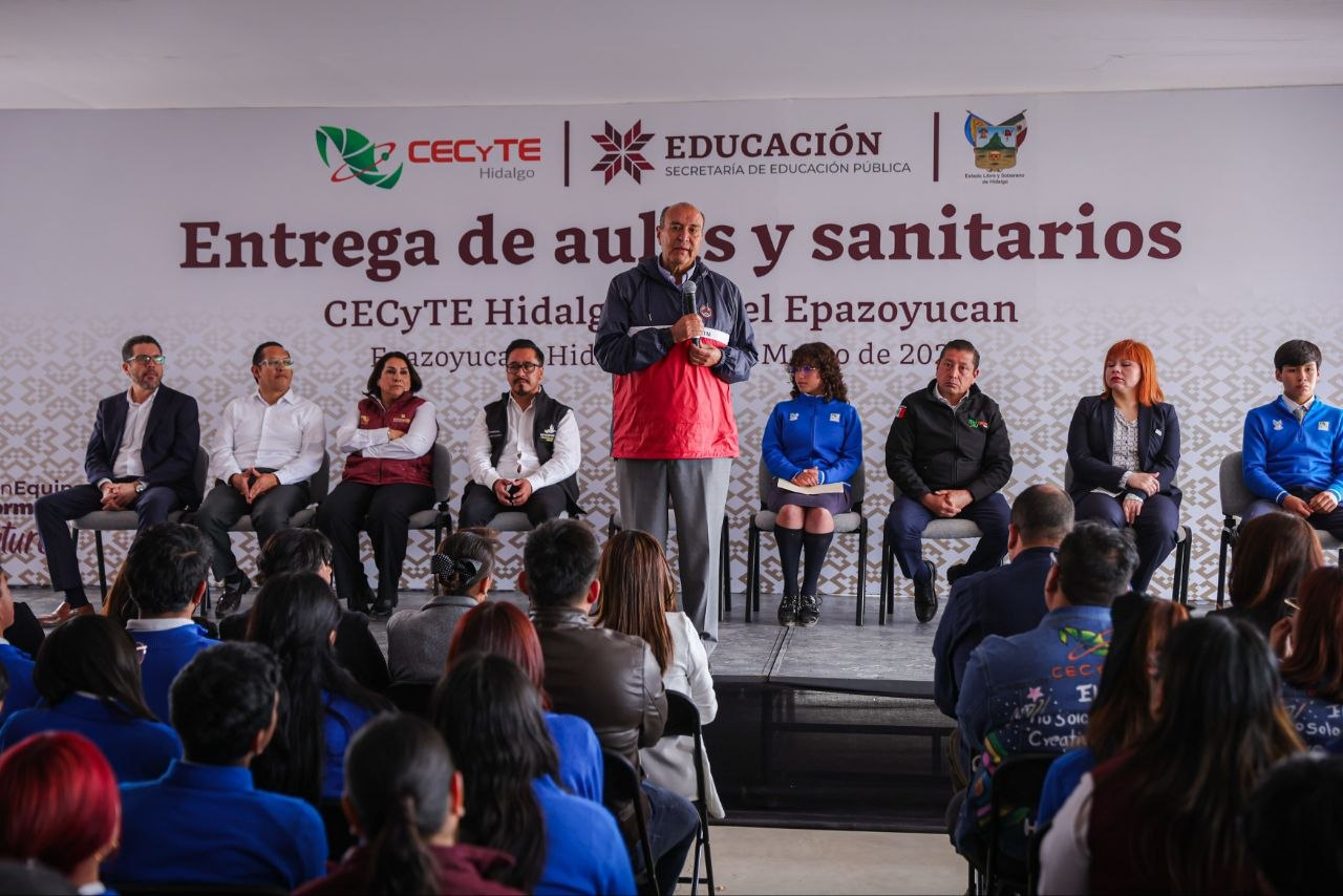 SEPH entrega obra educativa en CECyTEH Epazoyucan